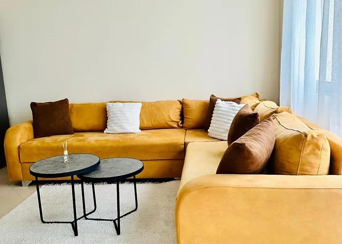 The Cozy Balcony Family Apartman Tirana